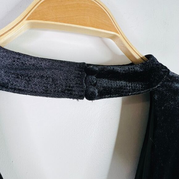 Torrid Black‎ Velvet Choker Skater Dress Size 1/XL - Picture 4 of 11